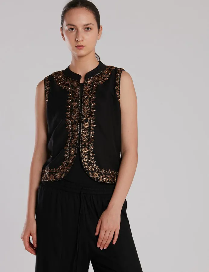 embroidered sleeveless jacket